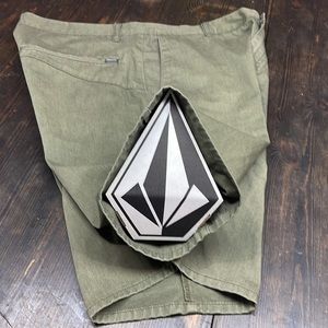 Volcom Corpo Class Frickin Mod Short Olive Green size men’s 34